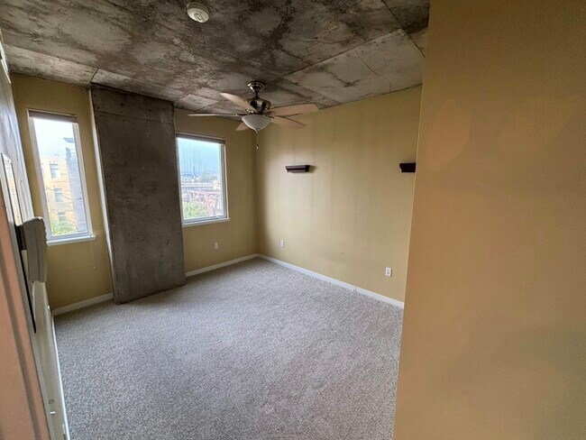 Building Photo - 1475 Delgany St