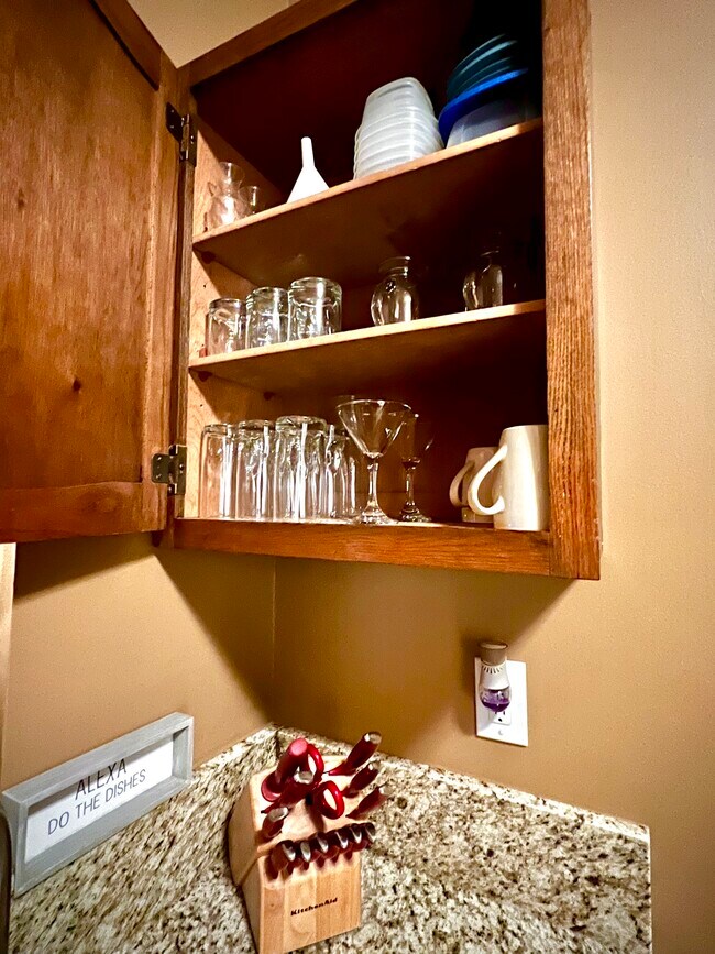 Building Photo - 430 Lindbergh Dr NE