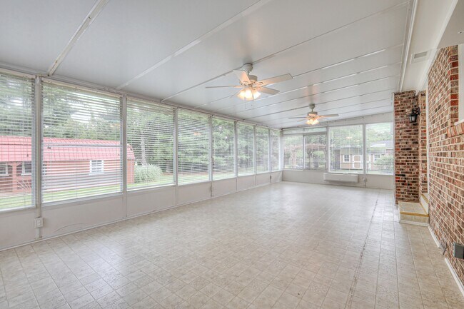 Building Photo - 673 Rampart Ln