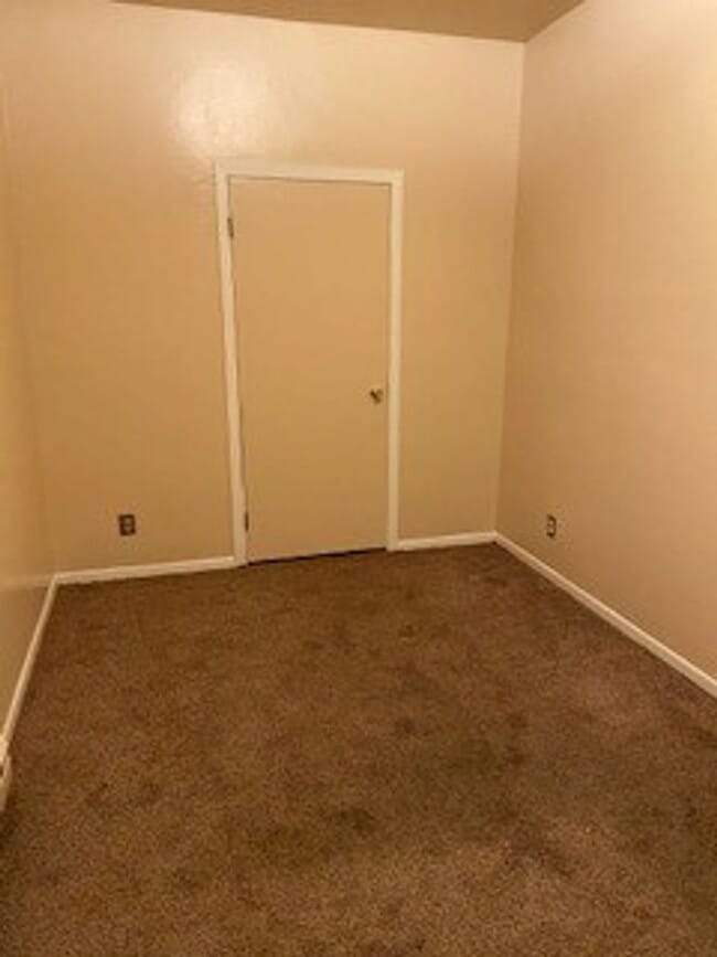 Interior Photo - 19 E State St. 10 Unit