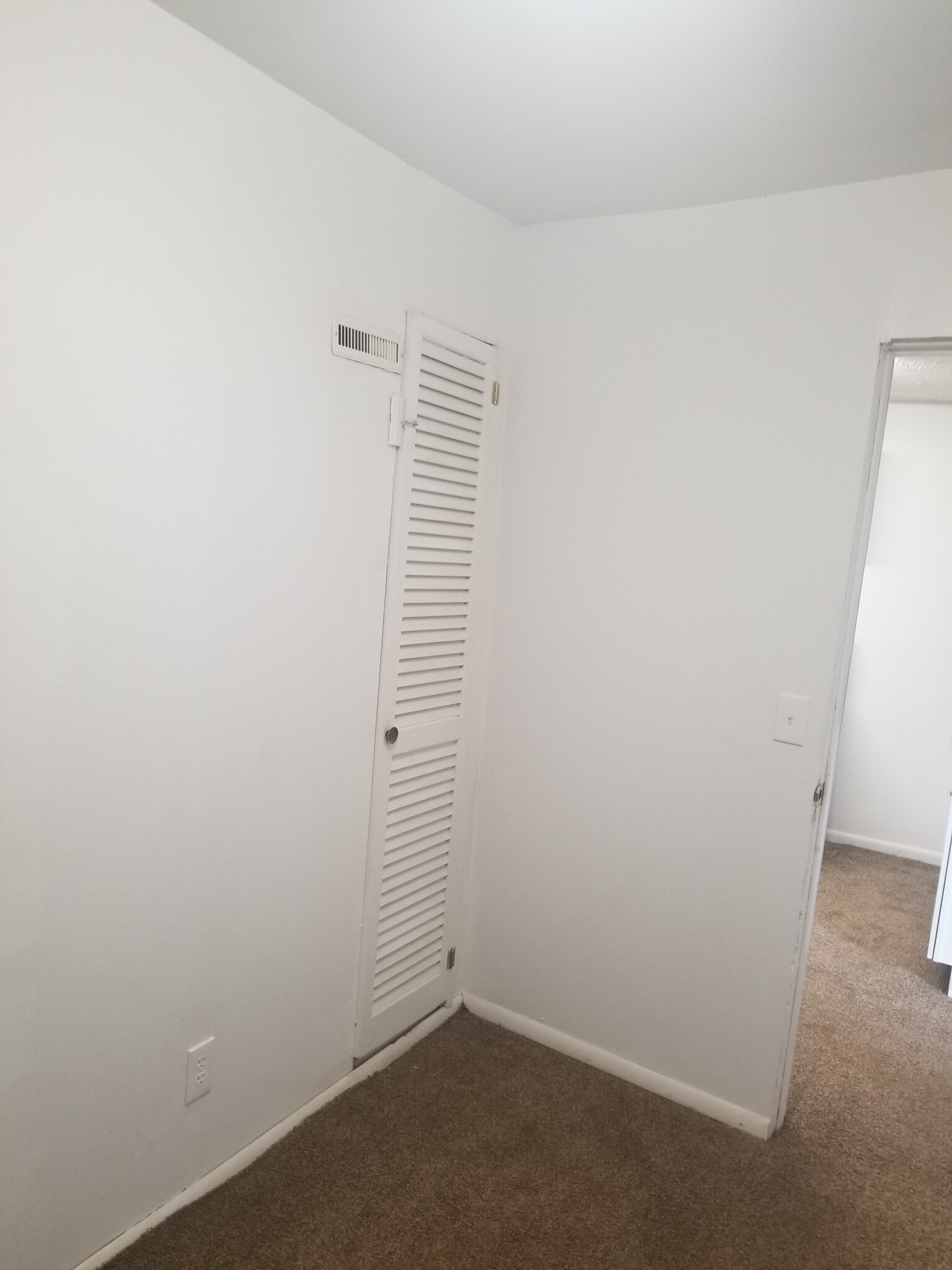 2nd Bedroom - 310 S Jefferson St