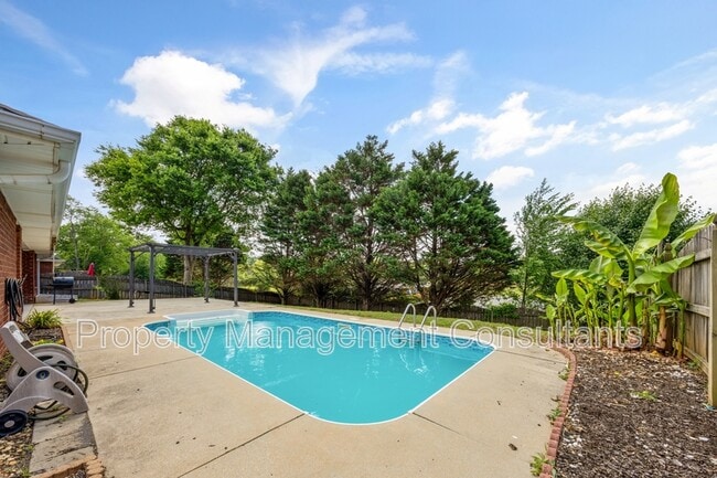 Building Photo - 125 Coldsprings Dr
