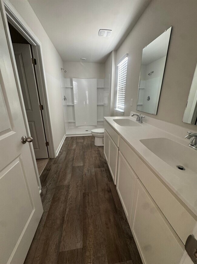 Building Photo - 390 Acosta Cir