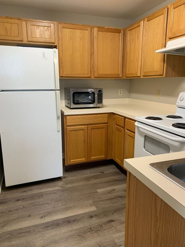 Building Photo - 2 BEDROOM APT-MAIN ST BETHLEHEM
