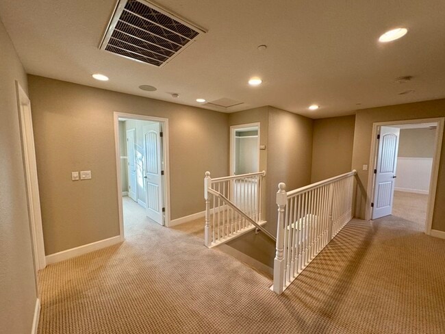 Building Photo - Beautiful Home in Lincoln! - 27 E Street