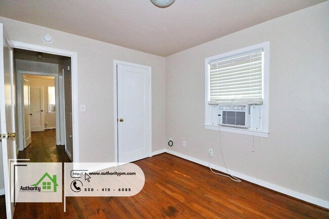 Building Photo - 5401 Rosswood St