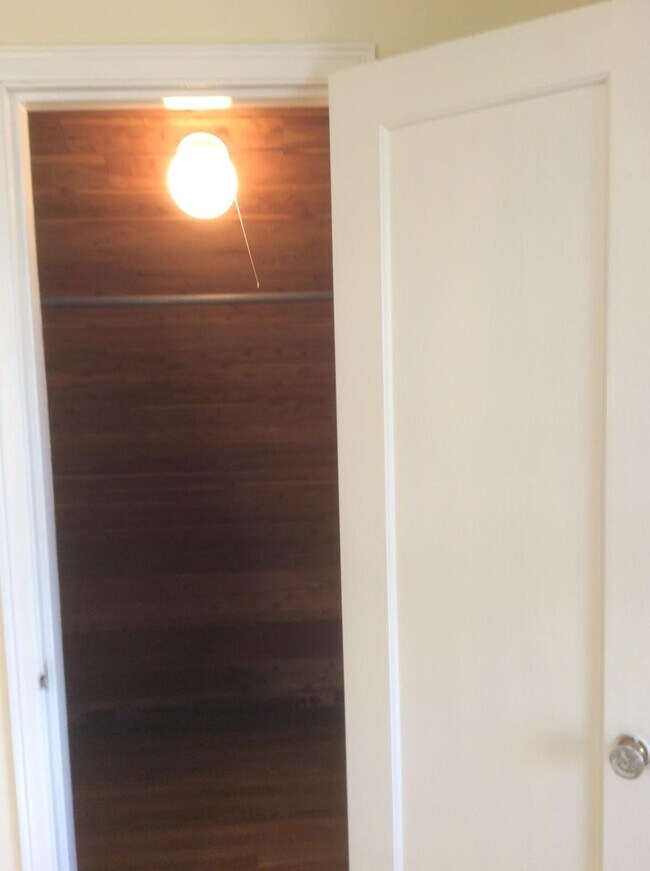 Building Photo - 95 Noble St