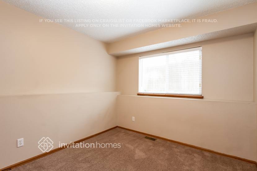 Building Photo - 10051 Shoshone Way