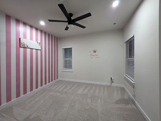 bed room 2 - 9773 Oaklawn Blvd NW