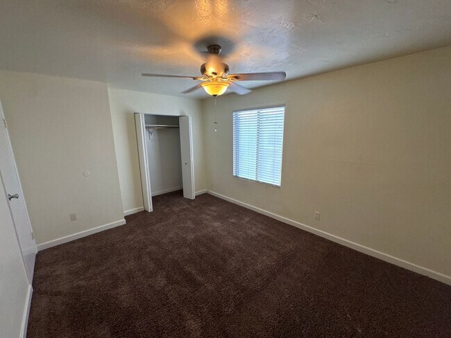 Building Photo - 6140 W Townley Ave