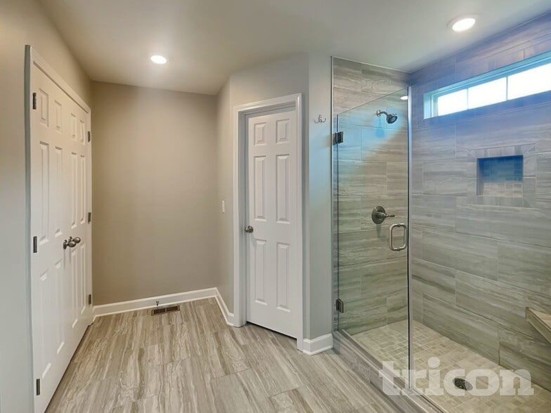 Building Photo - 424 Mya Marie Dr