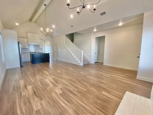 Building Photo - Amazing 4 bed 2.5 now available in Lubbock...