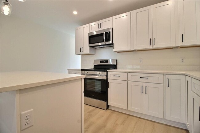 Building Photo - 1 Cottage St