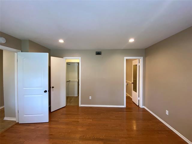 Building Photo - 6 1 Main Pl