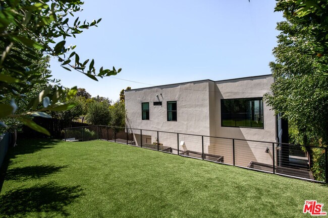 Building Photo - 3606 Berry Dr