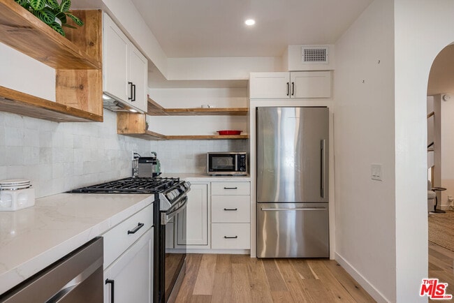 Building Photo - 5011 Showboat Pl