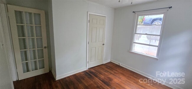 Building Photo - 508 Arlington Cir NW