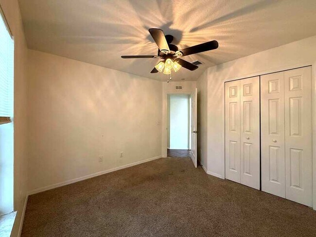 Building Photo - 16221 Bridgewalk Dr