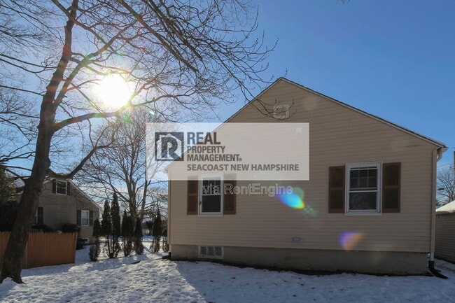 Building Photo - 5 Staples St