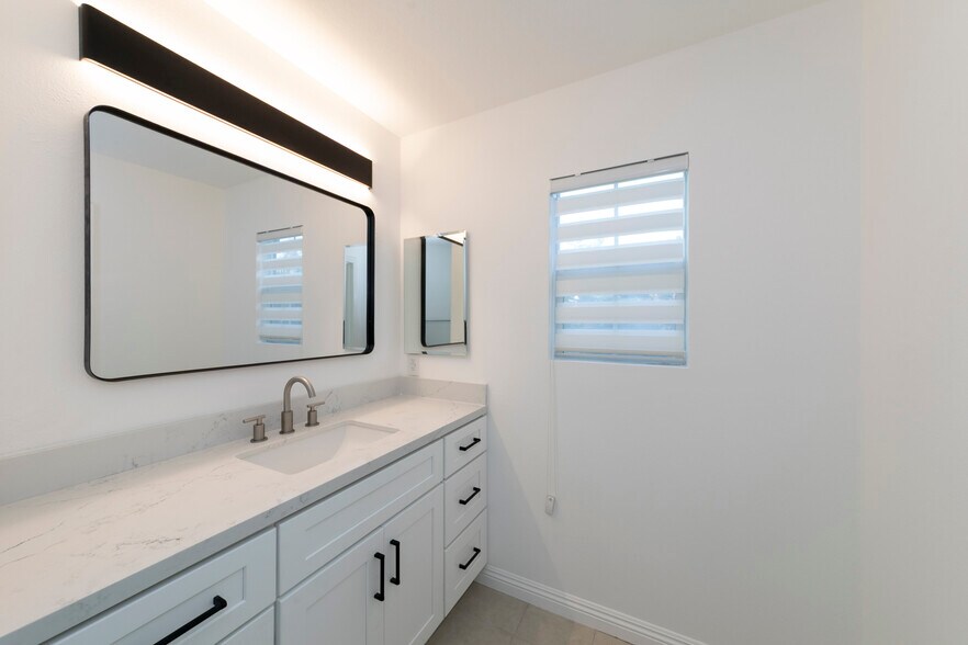 Building Photo - 1353 Lukens Ct