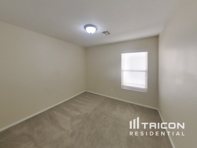 Building Photo - 6320 W Sophie Ln