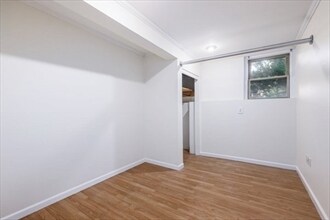 Building Photo - 52 Garden St