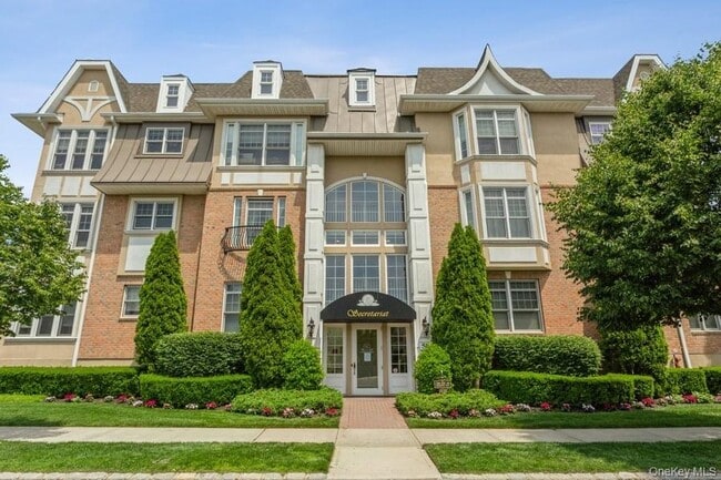Building Photo - 1105 Roosevelt Way