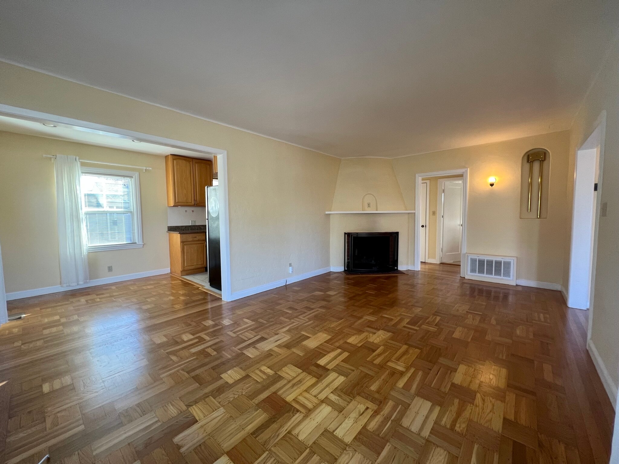 wood-burning fireplace - 127 22nd Ave