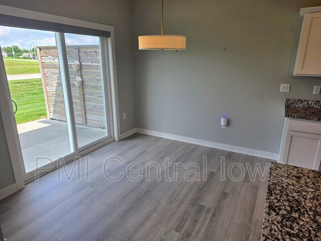Building Photo - 9643 Turnpoint Dr