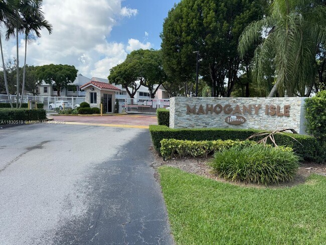 Building Photo - 10441 Mahogany Key Cir