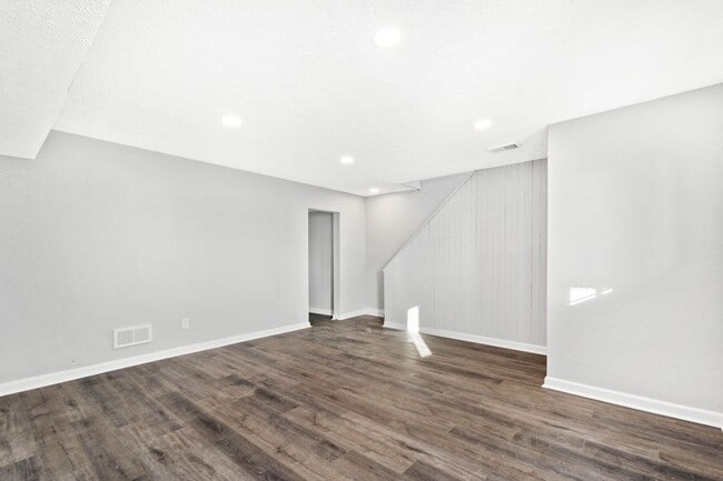 Building Photo - Stunning 4 bedroom home in Pittsburgh avai...