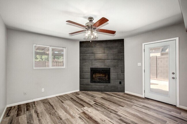 Building Photo - Beautiful Phoenix home