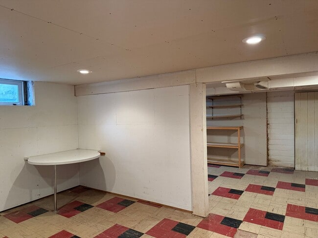 Building Photo - The Cutest 3-Bedroom Tudor - One Block From Como Golf Course