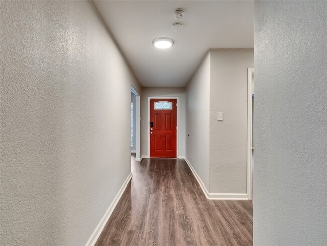 Building Photo - 2030 Lone Rock Dr