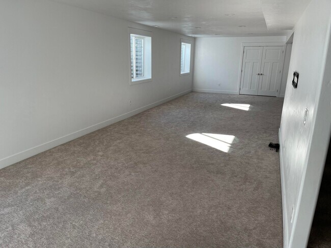 Building Photo - 3544 Beretta Ave