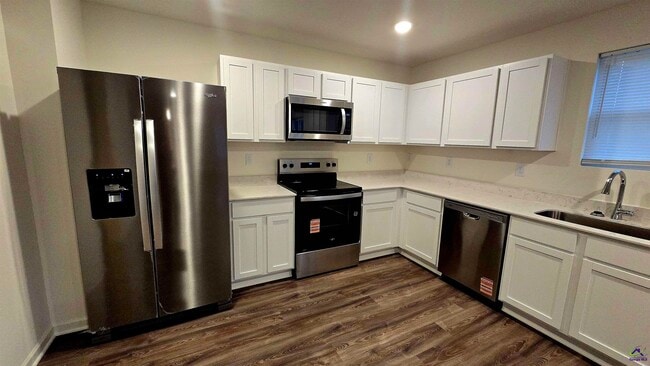 Building Photo - 502 Liberty Hall Dr