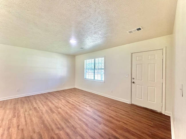 Building Photo - 992 Buck Egger Rd