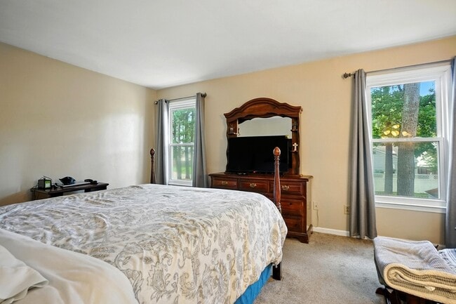 Building Photo - 1308 Summerset Ct