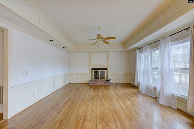 Building Photo - 112 Woodlands W