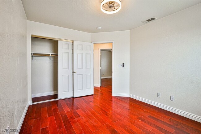 Building Photo - 5871 Salmon Falls St