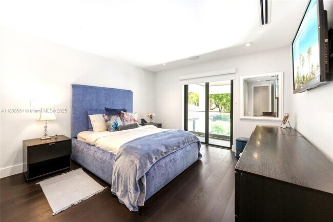 Building Photo - 9465 NW 52nd Doral Ln