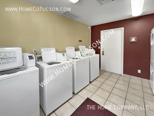 Building Photo - 3993 N Campbell Ave