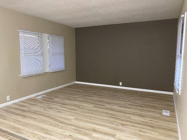 Building Photo - 2446 Quail Dr