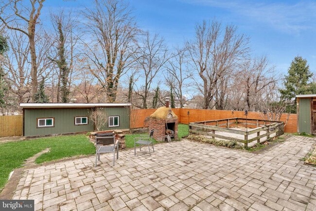 Building Photo - 6329 Gentele Ct