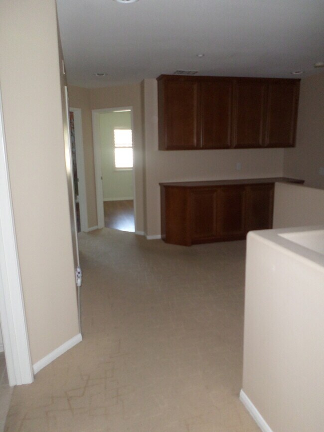 Building Photo - Gorgeous Harveston Townhome - Just across ...