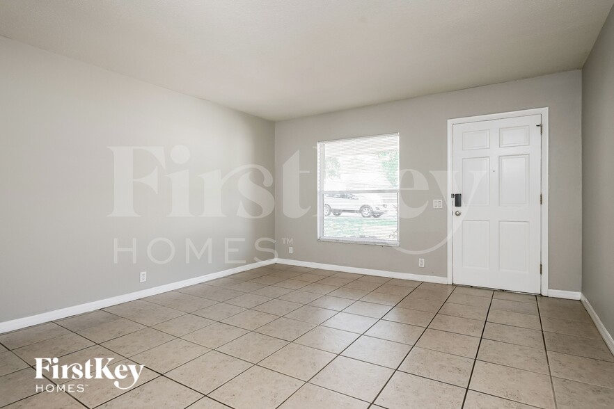 Building Photo - 196 Durrell Cir