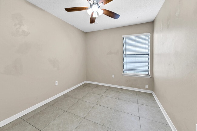 Building Photo - 2014 Woodfern Path