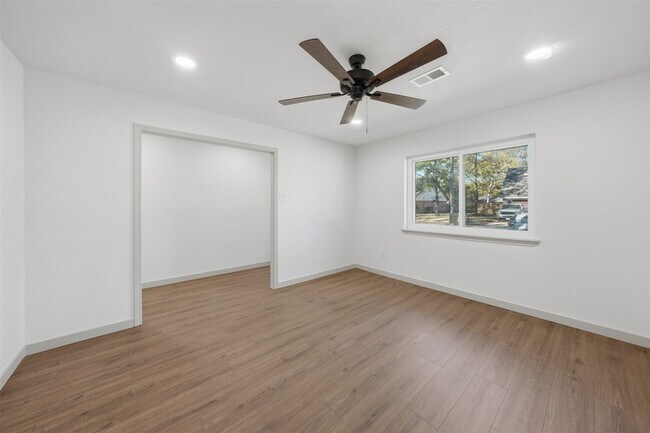 Building Photo - 5002 Cedar Creek Dr