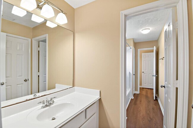 Building Photo - Beautifully Updated Home in Sugar Land’s S...
