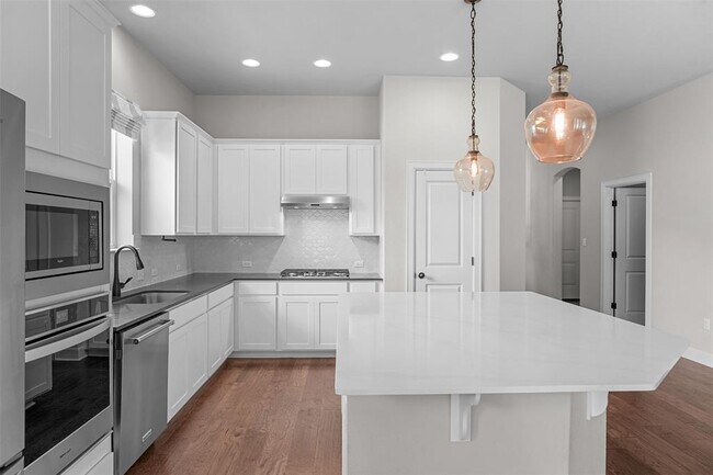 Building Photo - 522 Dayridge Dr